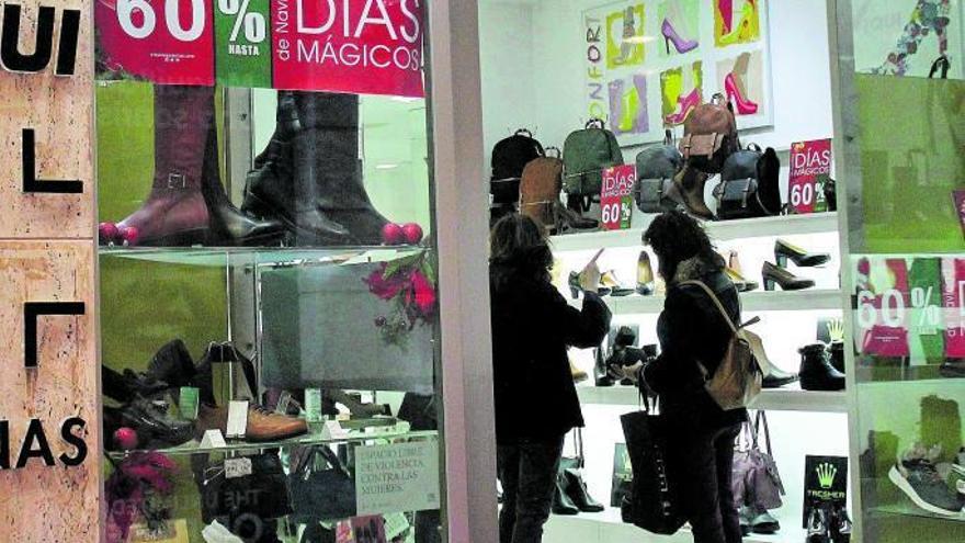 Rebajas, última esperanza de los comercios pequeños