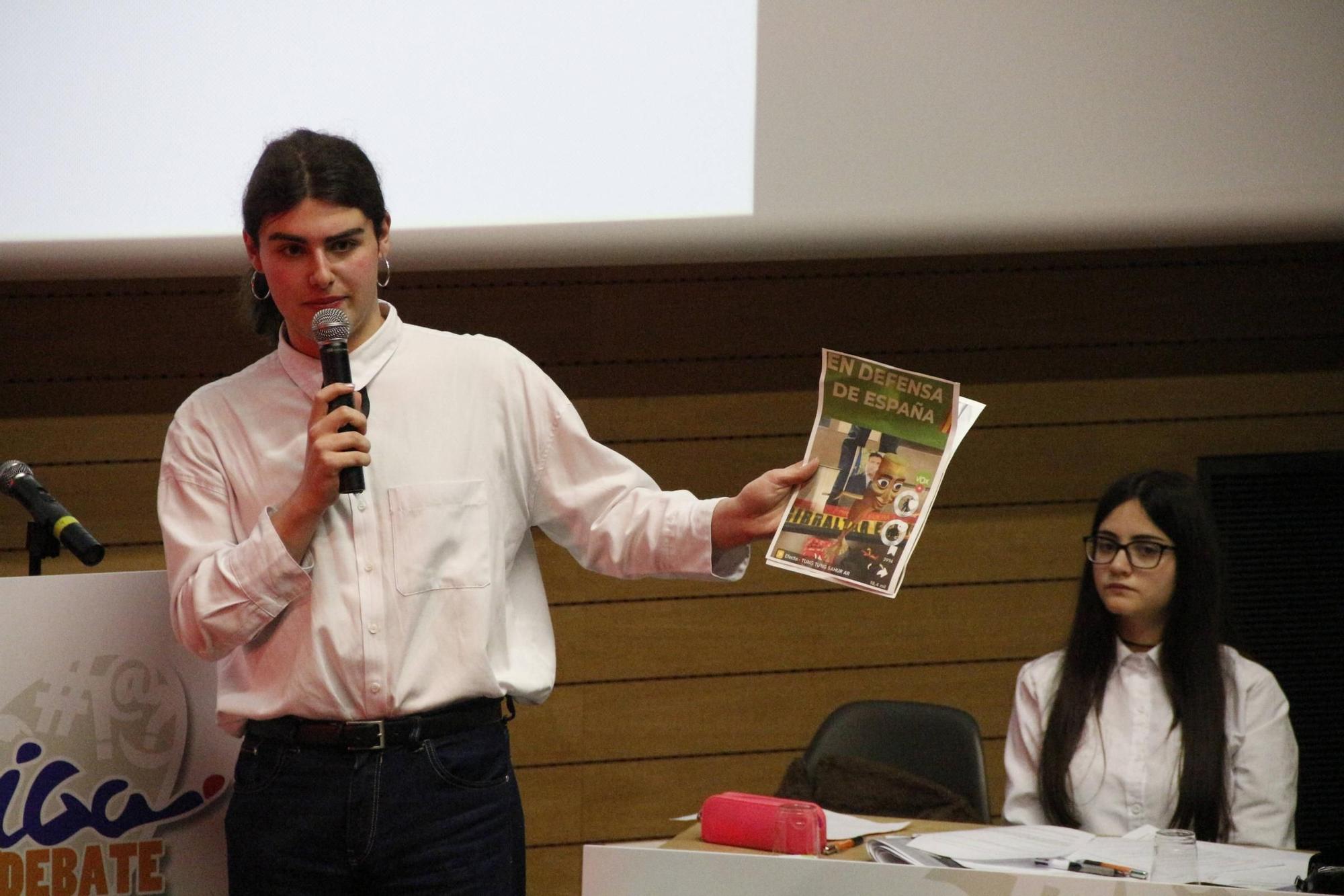 La semifinal de la Liga de Debate Escolar Municipal de Gijón, en imágenes