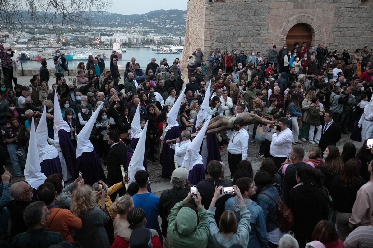 Semana Santa En Ibiza: procesión del Santo Entierro en el Viernes Santo