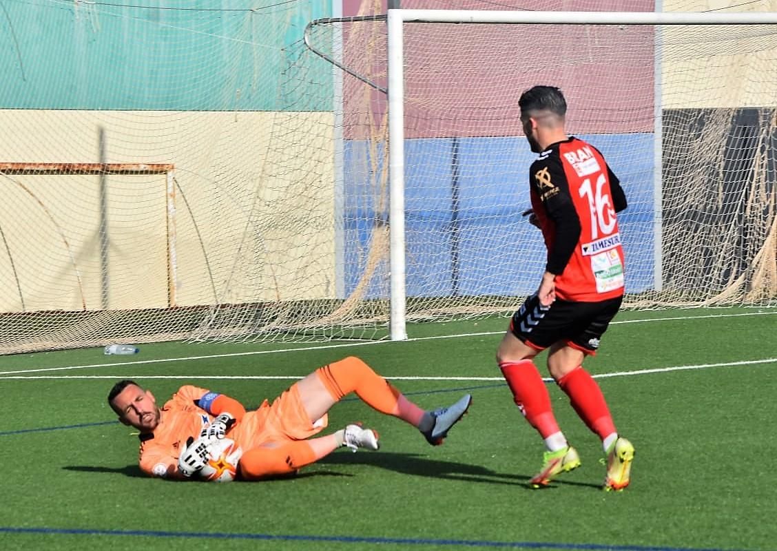 Las imágenes del Salerm Puente Genil-Recreativo de Huelva