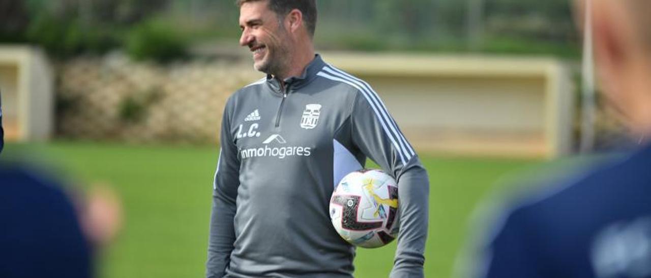 Luis Carrión, sonriente, en un entrenamiento del FC Cartagena. | PRENSA FC CARTAGENA