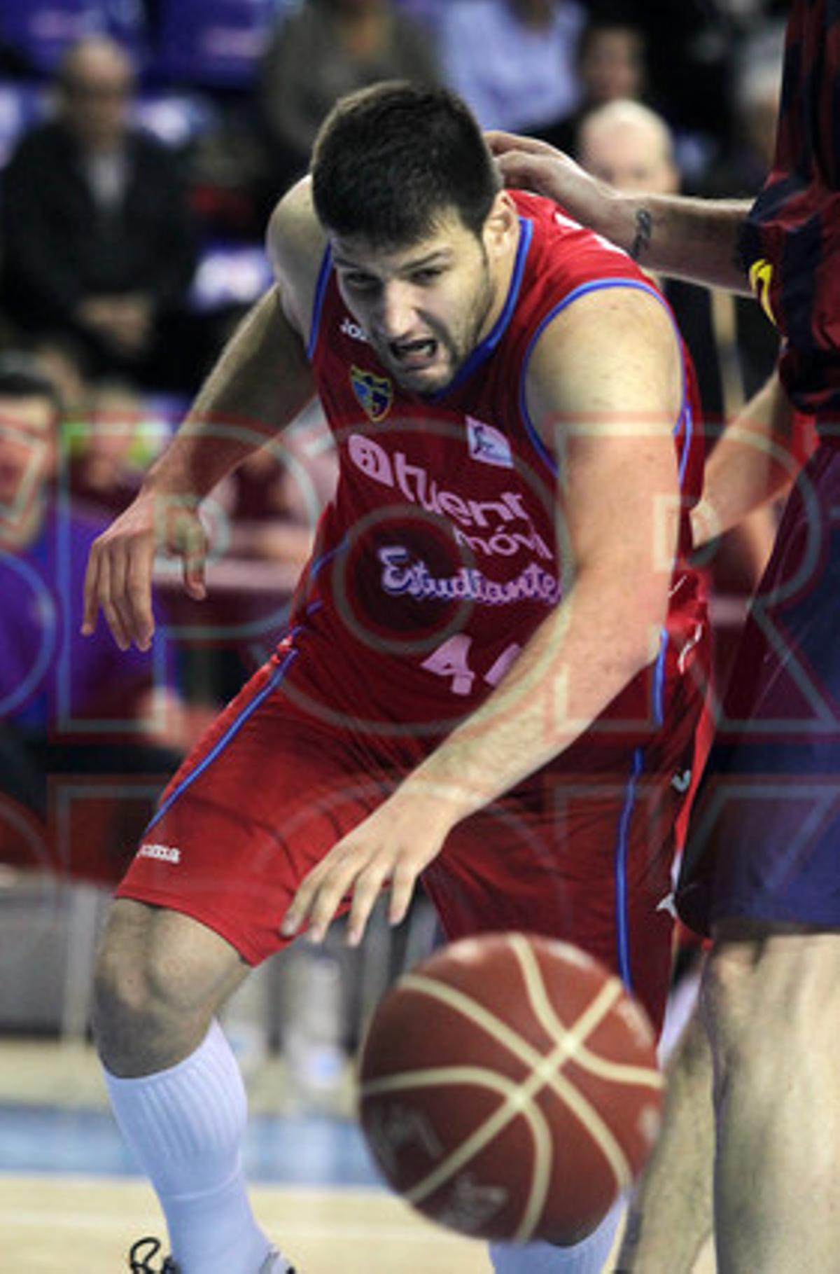 FCBARCELONA 73-ESTUDIANTES 56