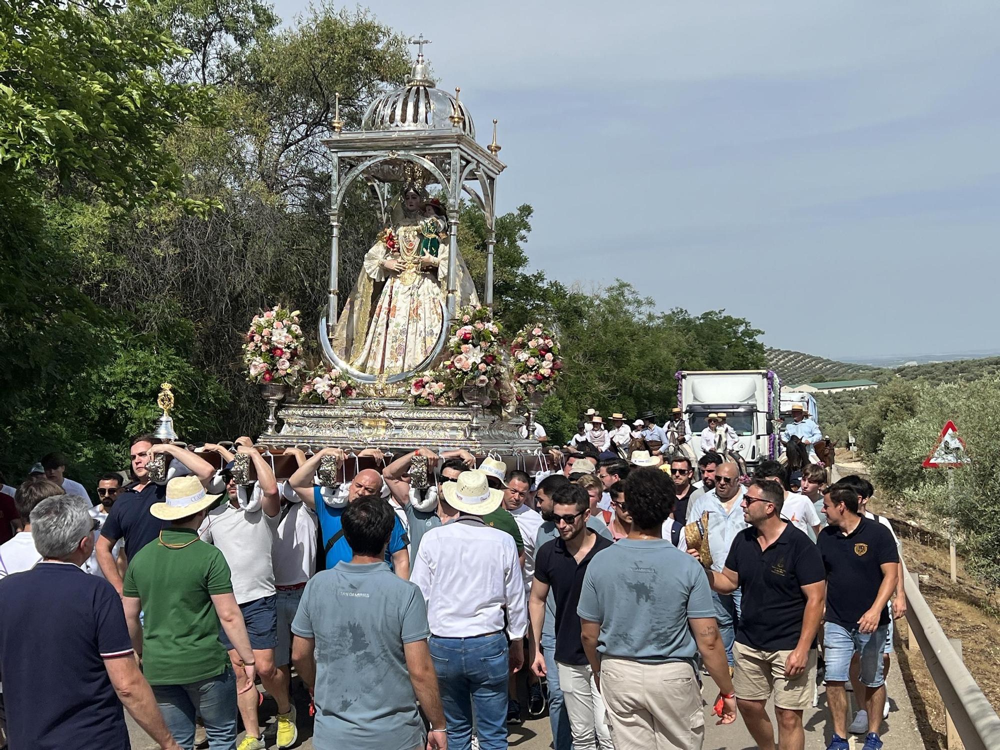 La Virgen de Araceli de Lucena regresa a su Santuario en la Romería de Subida