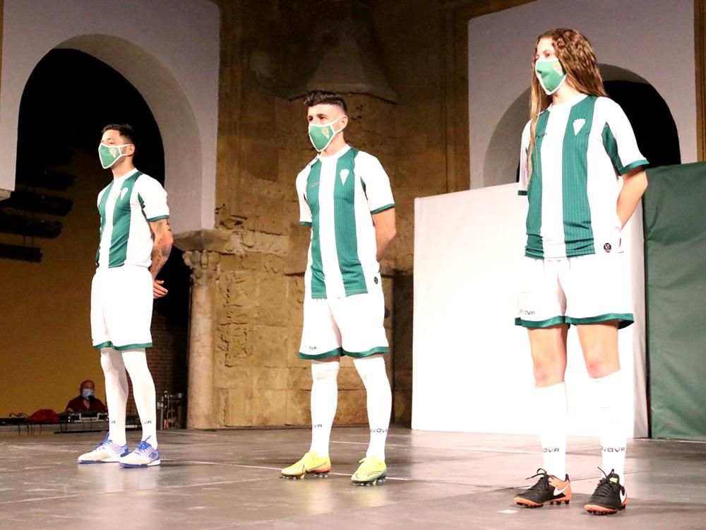 Presentación de las equipaciones del Córdoba CF de la temporada 20-21