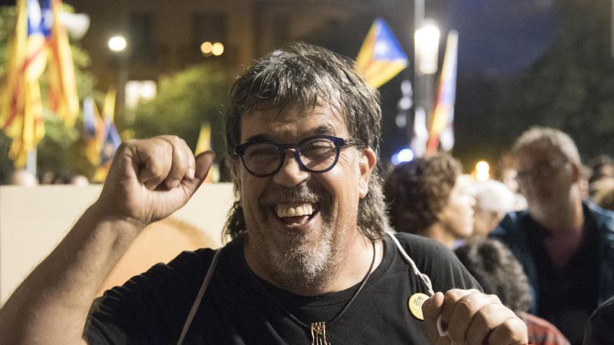 Pesarrodona en una manifestació a la plaça de Sant Domènec |