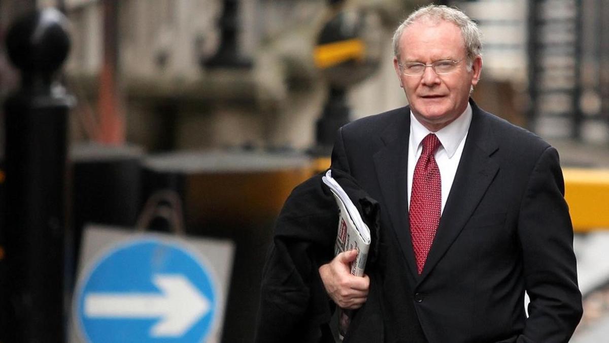 Martin McGuinness llega a Downing Street, en Londres, el 6 de octubre del 2009.