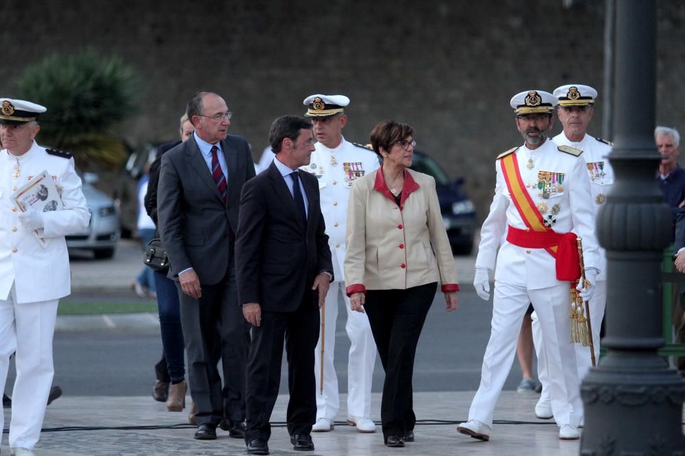 Acto solemne de arriado de bandera por el Día de las Fuerzas Armadas