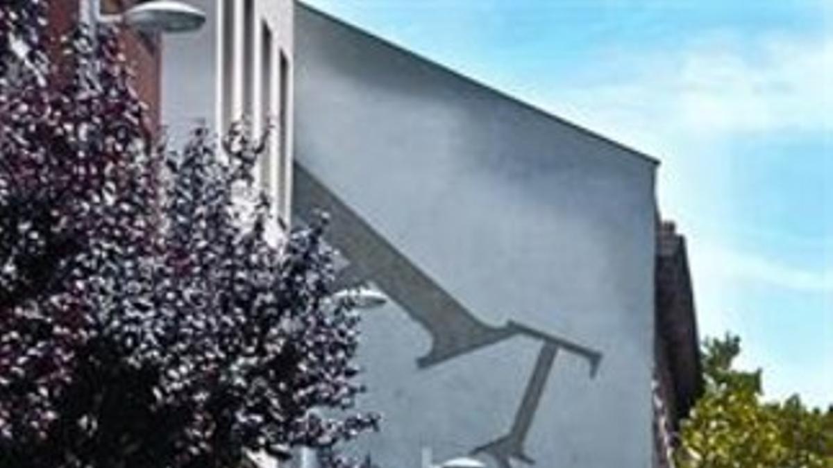 Obra inaugurada 8 La medianera del Ateneu Hortenc, el domingo.