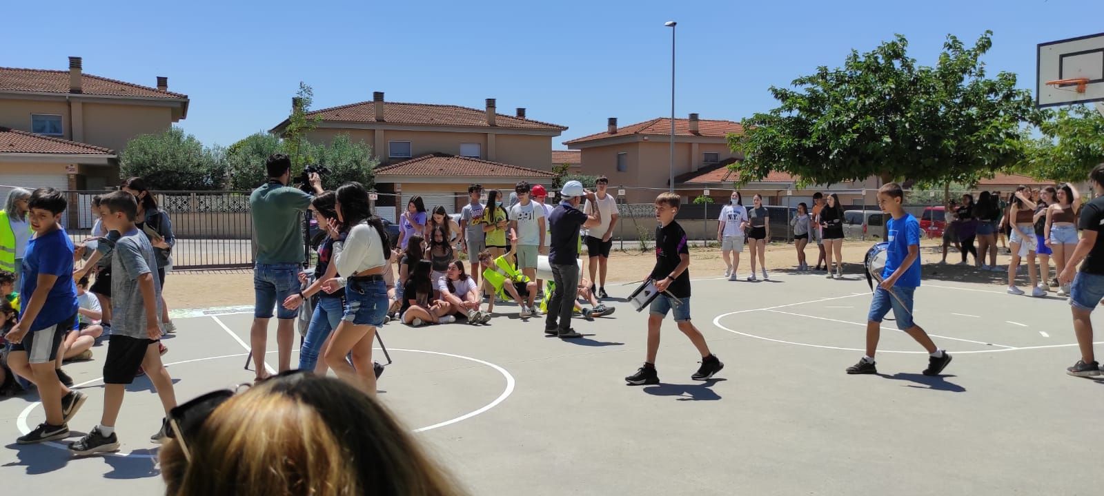 Alumnes, professors, famílies i autoritats clamen la constucció del nou Institut de Vilafant