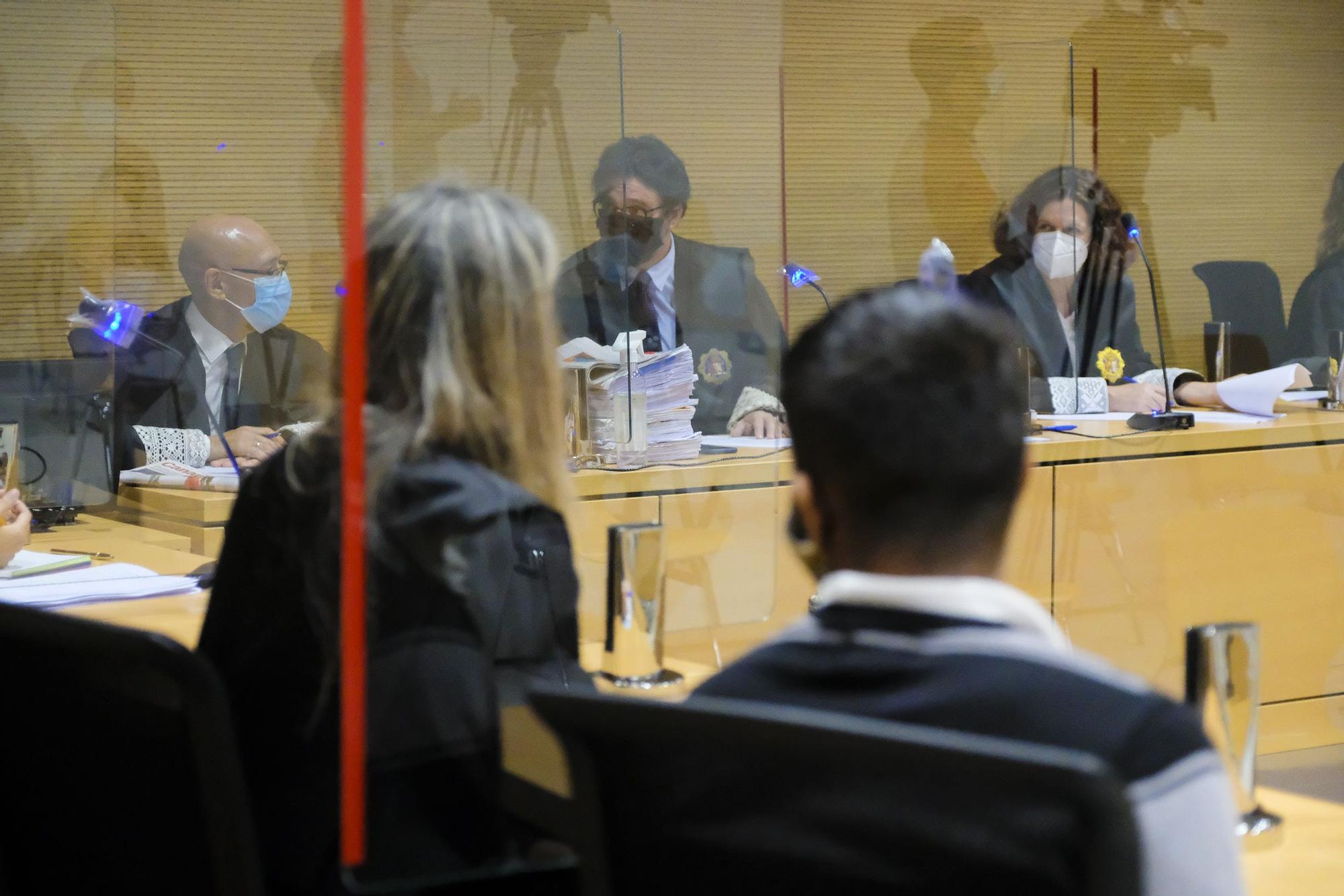 Primera sesión del juicio contra cuatro jóvenes por presuntos abusos sexuales a menores