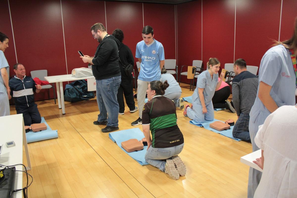 El taller de reanimación cardiovascular ha sido uno de los que más interés ha suscitado entre los participantes