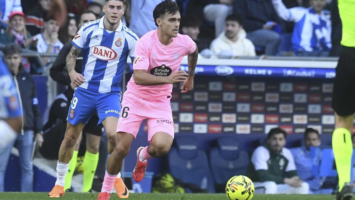 Miguel Román, en el partido contra el Espanyol en Cornellà