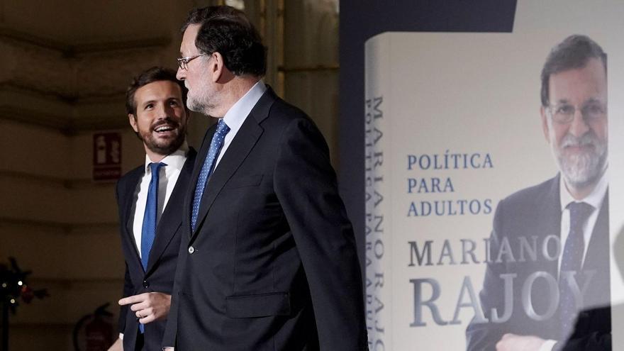Pablo Casado y Mariano Rajoy.