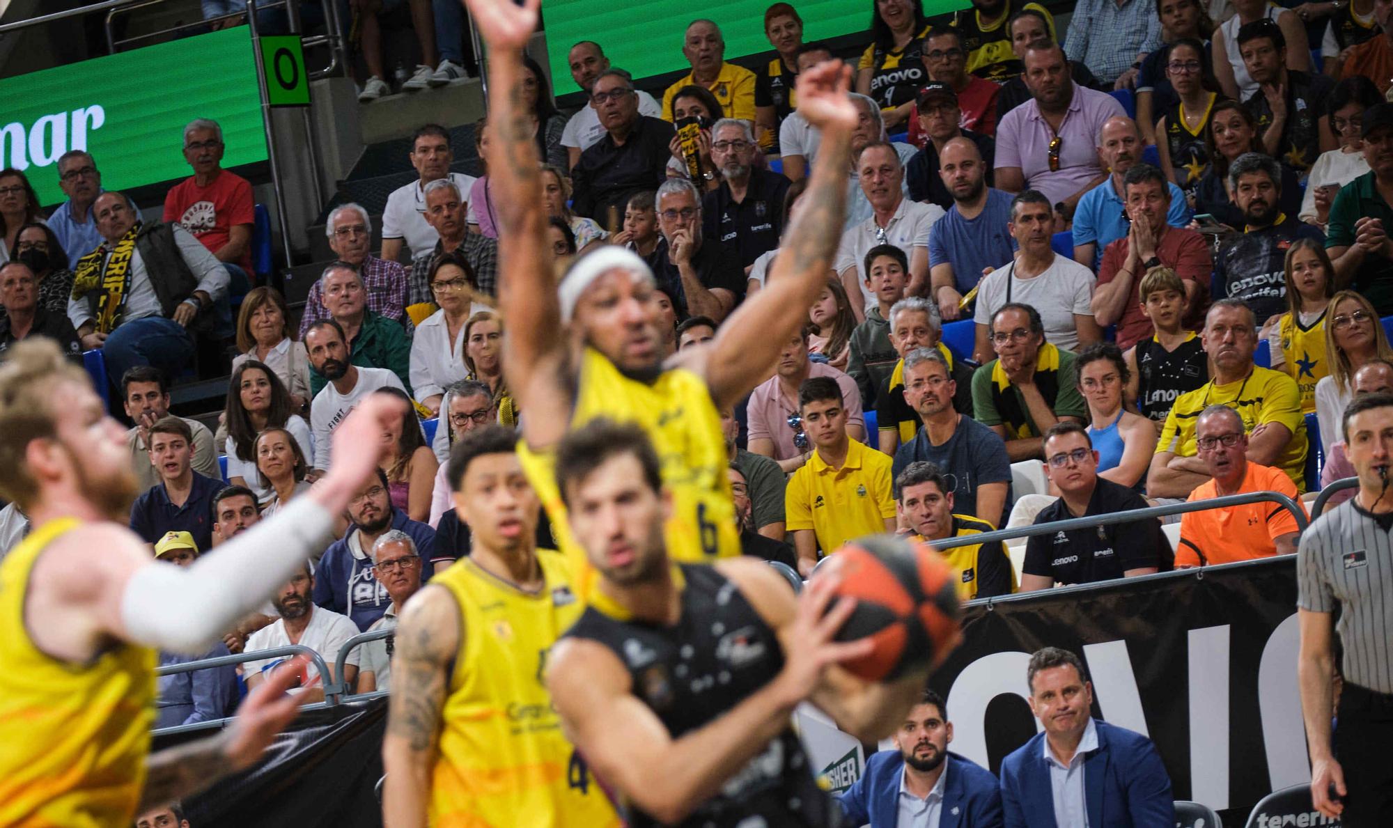 Derbi de baloncesto en Canarias: Lenovo Tenerife vs Gran Canaria