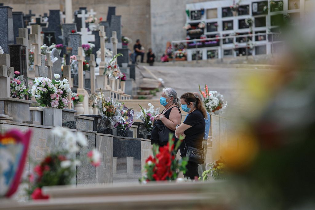 Cementerio de Los Remedios de Cartagena en el Día de Todos los Santos