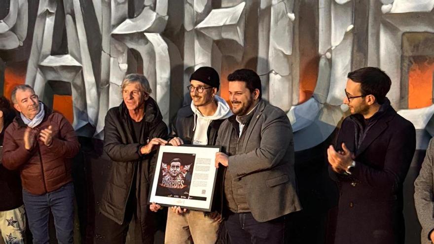 Albal presenta un mural en homenaje al futbolista local Pepe Paredes
