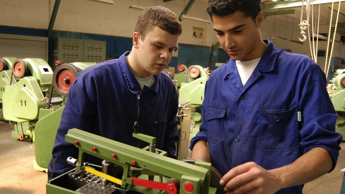 Jóvenes trabajando