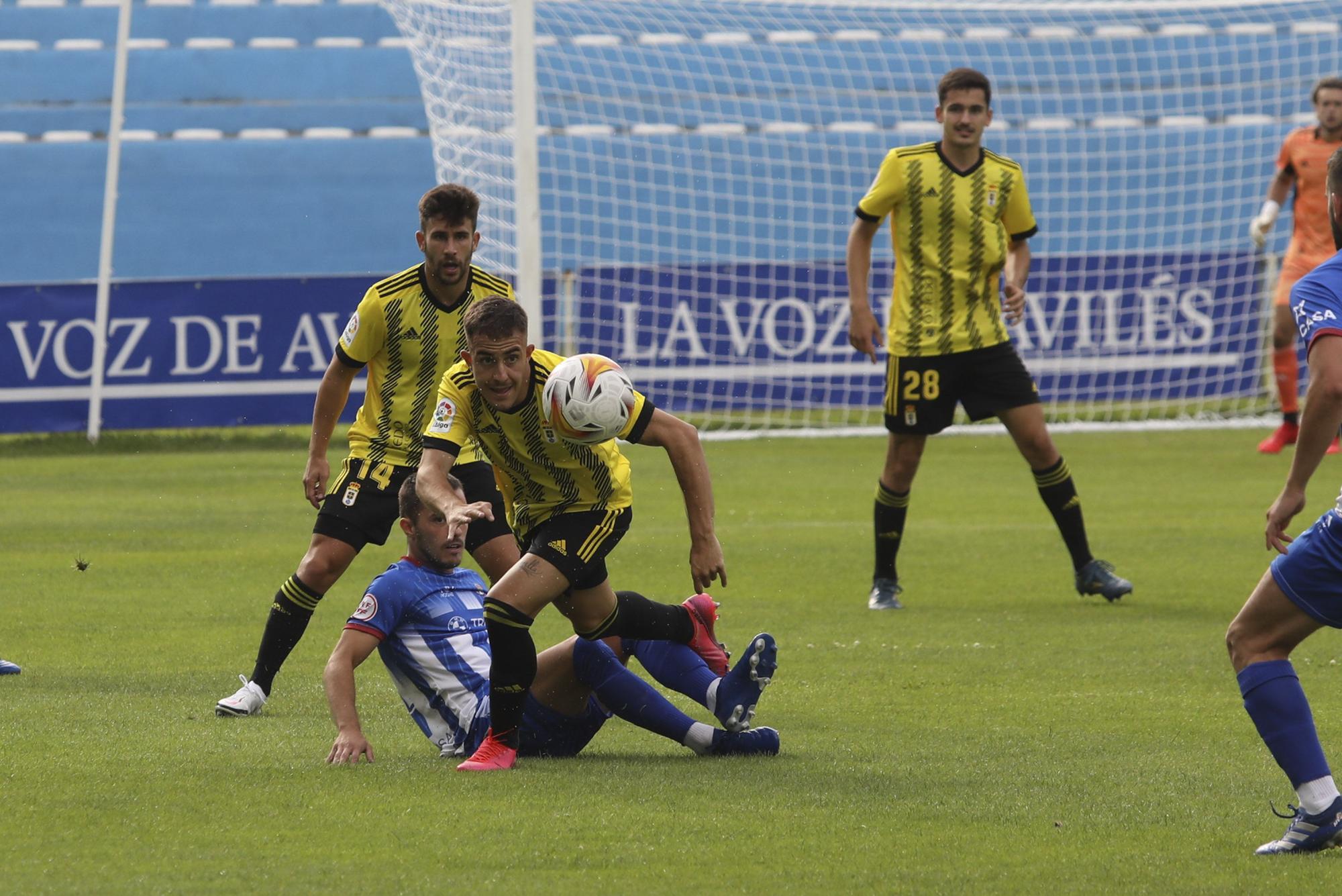 Las imágenes del partido del Oviedo contra el Avilés