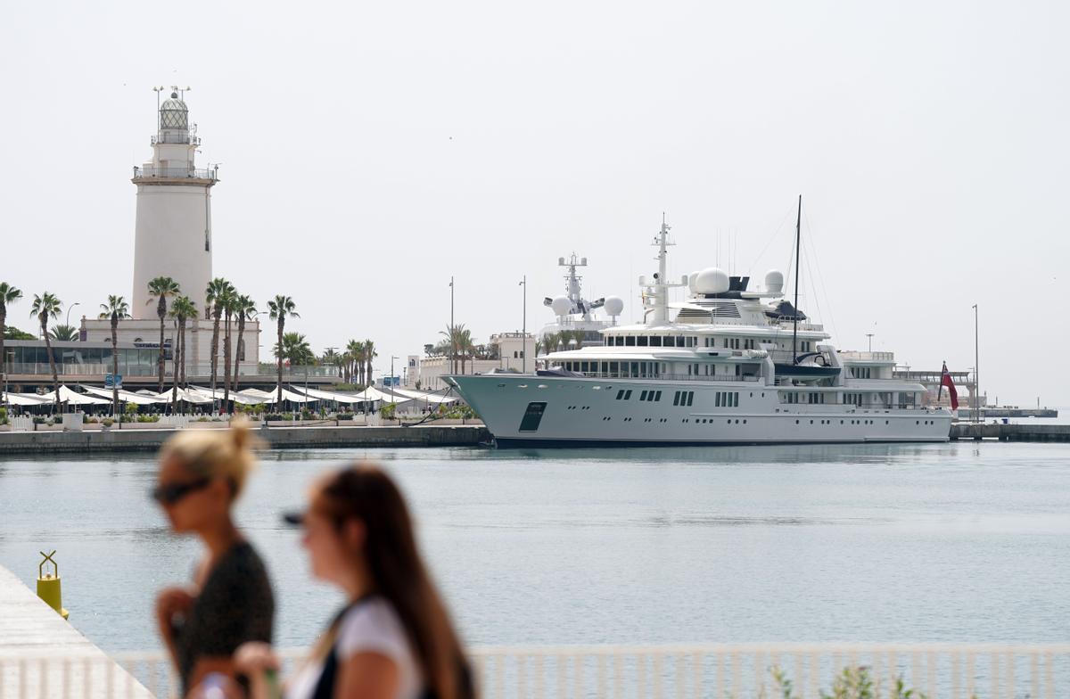 Megayates en el Puerto de Málaga