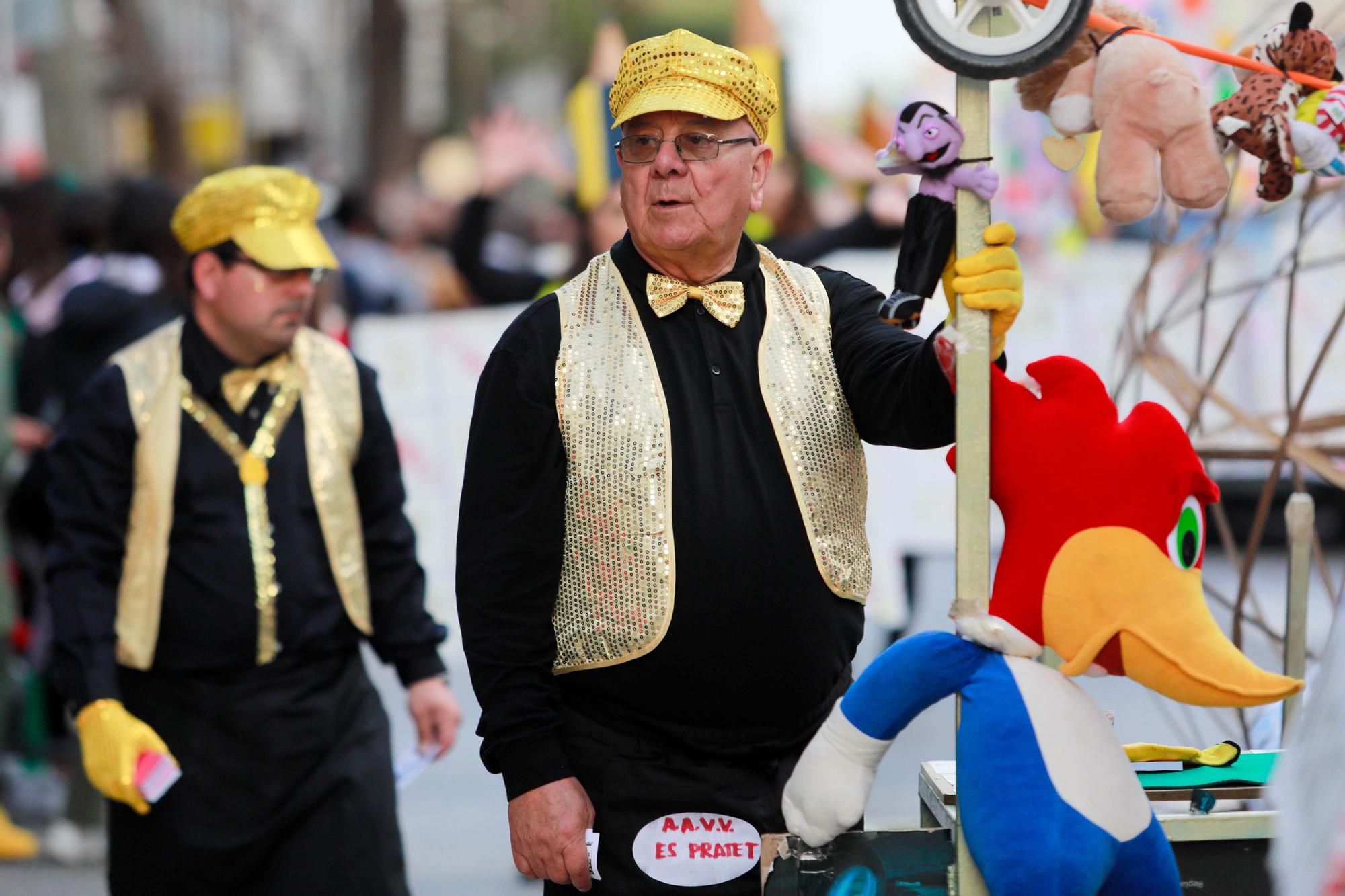 Todas las imágenes de la rúa de carnaval 2023 en Santa Eulària