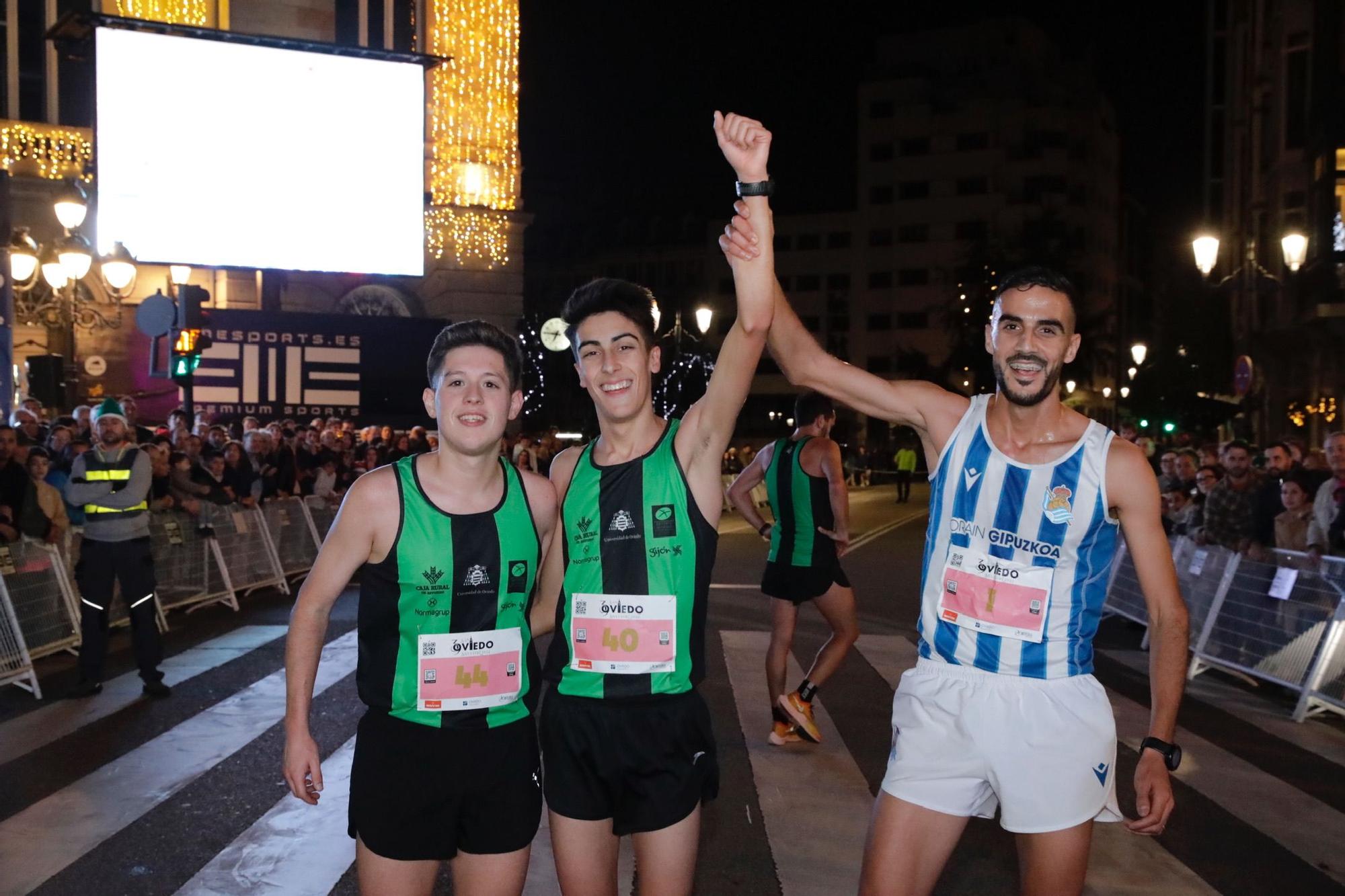 En imágenes: Jaime Bueno (Univerisad de Oviedo) y Mariam Benkert triunfan en la San Silvestre de Oviedo