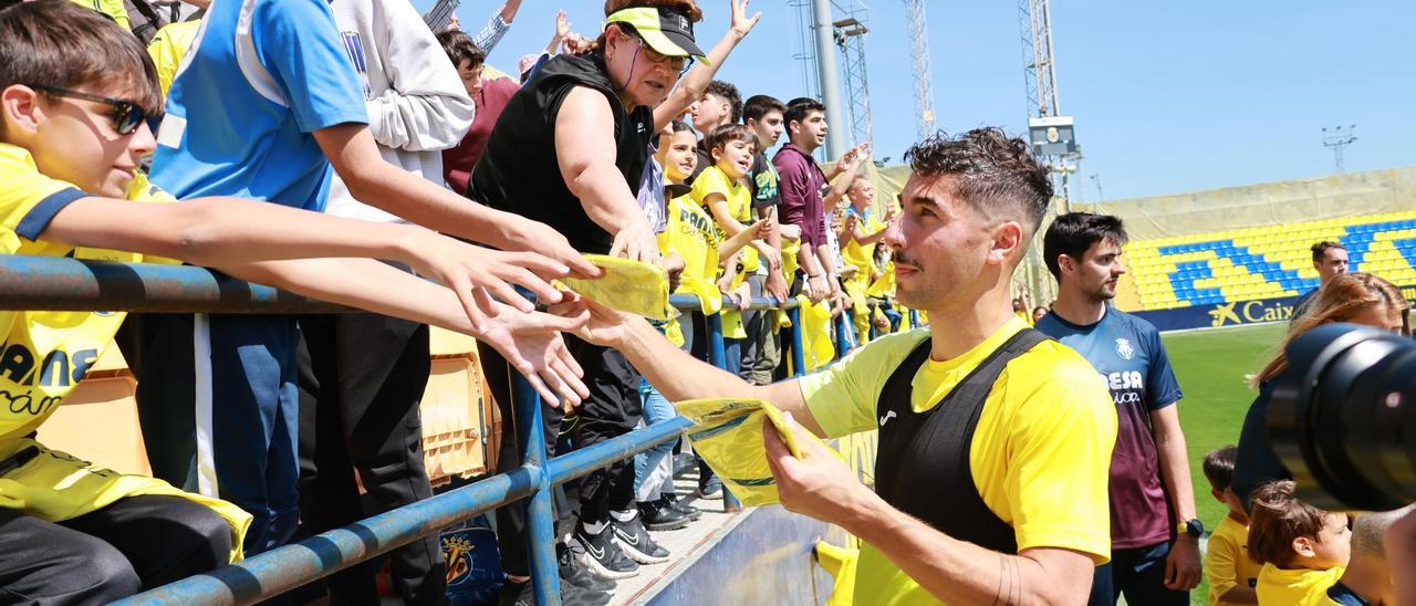 Galería | La afición del Villarreal disfruta con sus ídolos en el entrenamiento de puertas abiertas