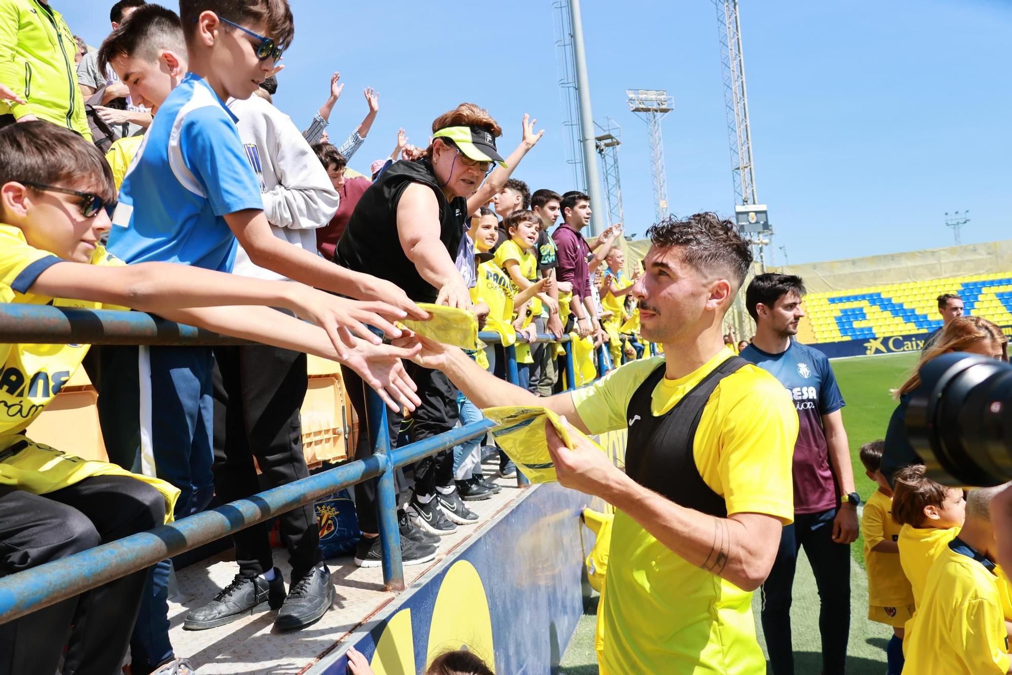 Galería | La afición del Villarreal disfruta con sus ídolos en el entrenamiento de puertas abiertas