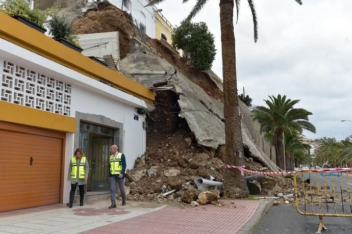 11-04-2019 LAS PALMAS DE GRAN CANARIA. Derrumbe en Paseo de Chill  | 11/04/2019 | Fotógrafo: Andrés Cruz