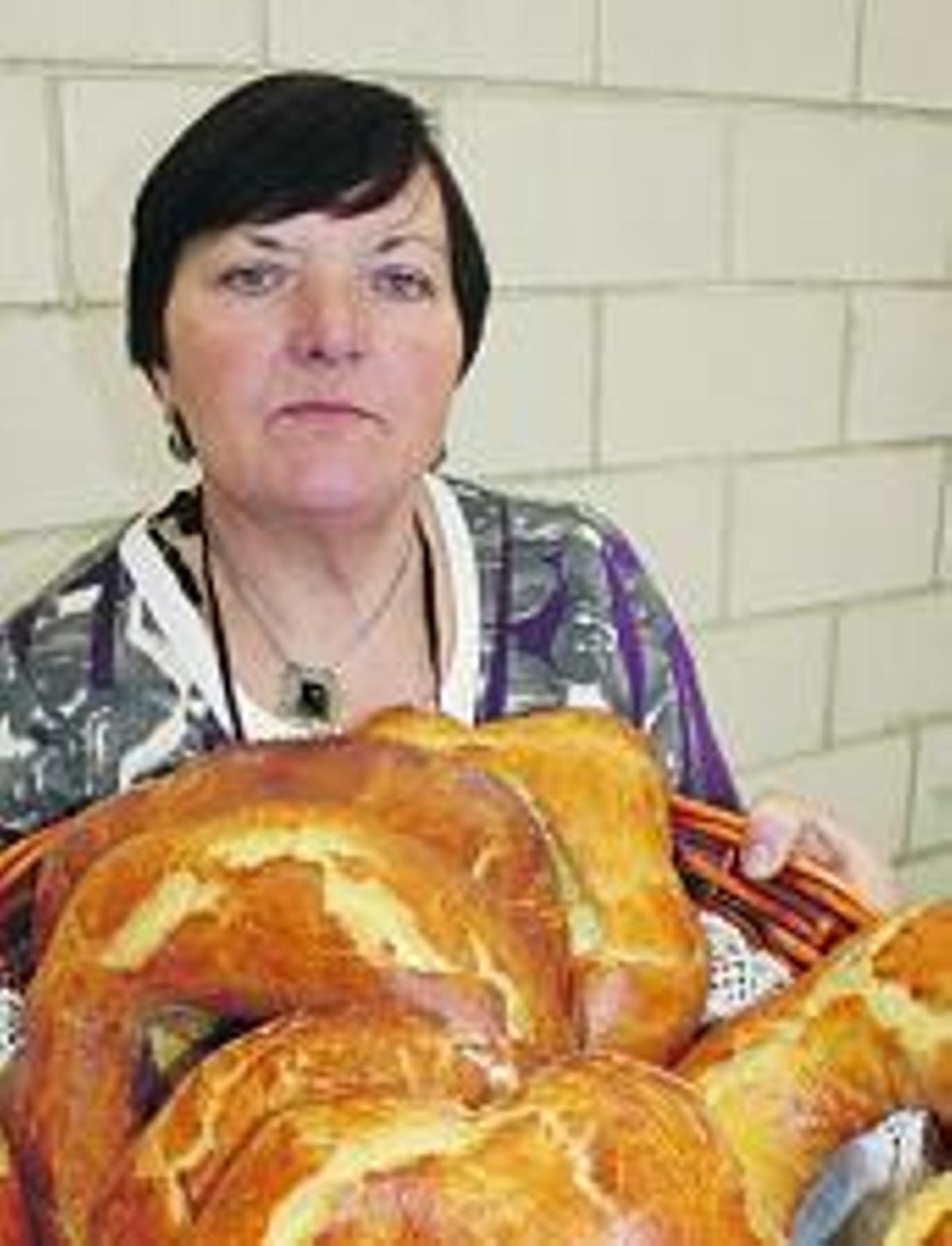 Carola Acebo con sus roscas.