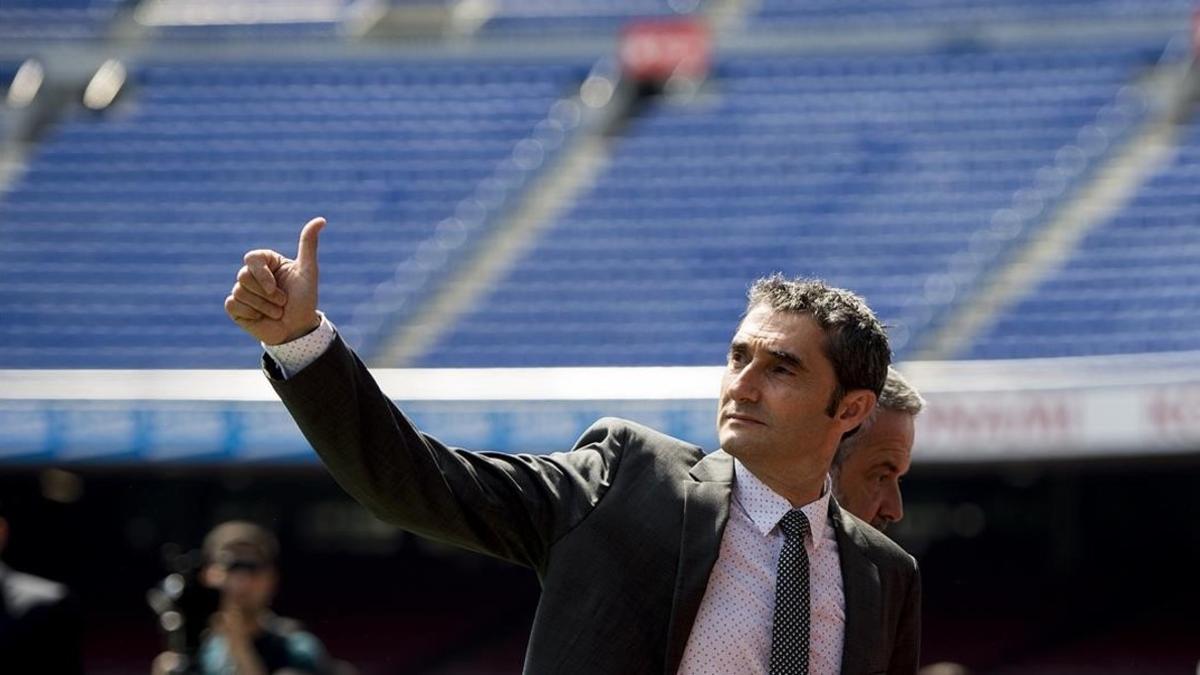 Valverde, en su presentación oficial como entrenador del  Barcelona.