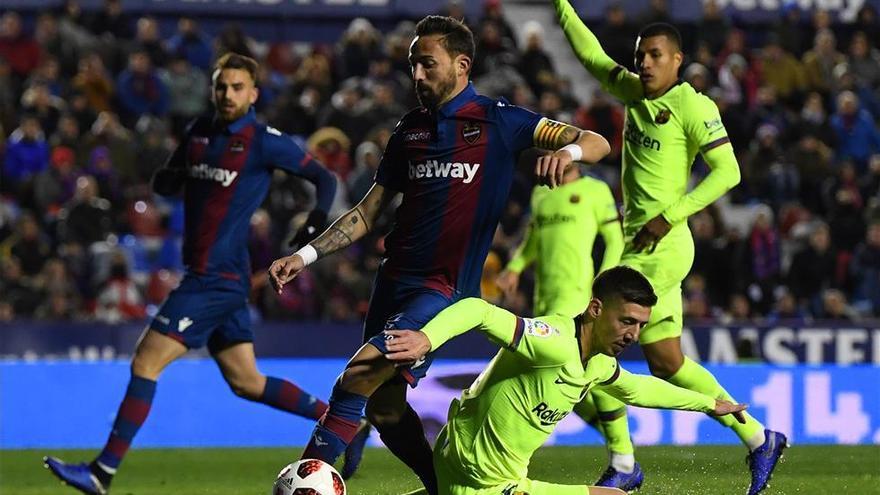 Un Levante consistente puso en apuros a un dubitativo Barcelona (2-1)