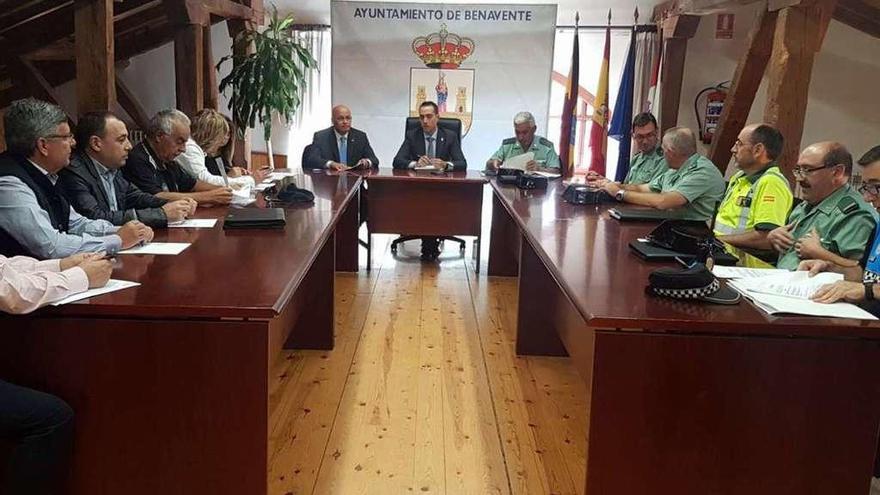 La Junta Local de Seguridad se celebró ayer en el Ayuntamiento de Benavente.