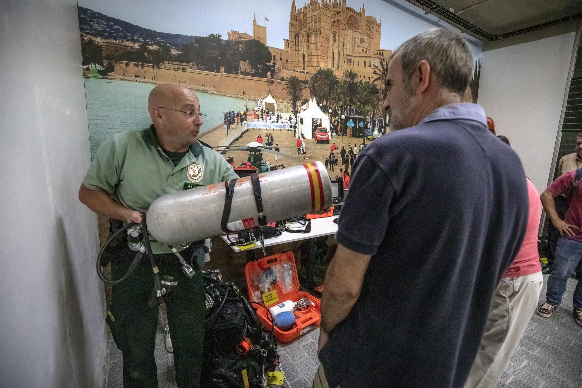 La Guardia Civil de Baleares ha celebrado una jornada de puertas abiertas para conmemorar la patrona