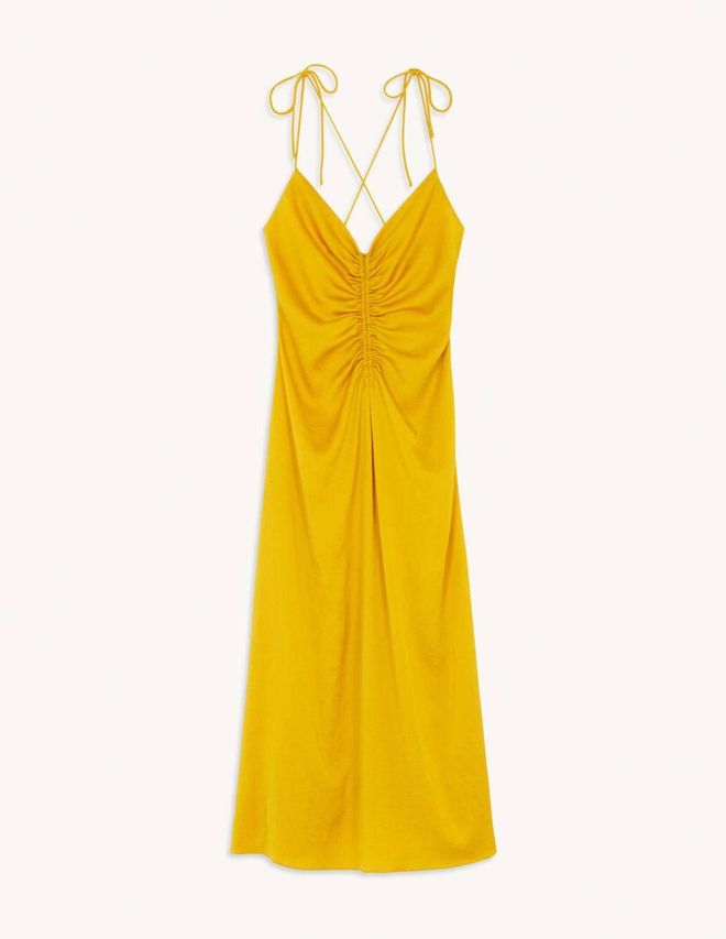 Vestido amarillo de tirantes finos, de Sandro