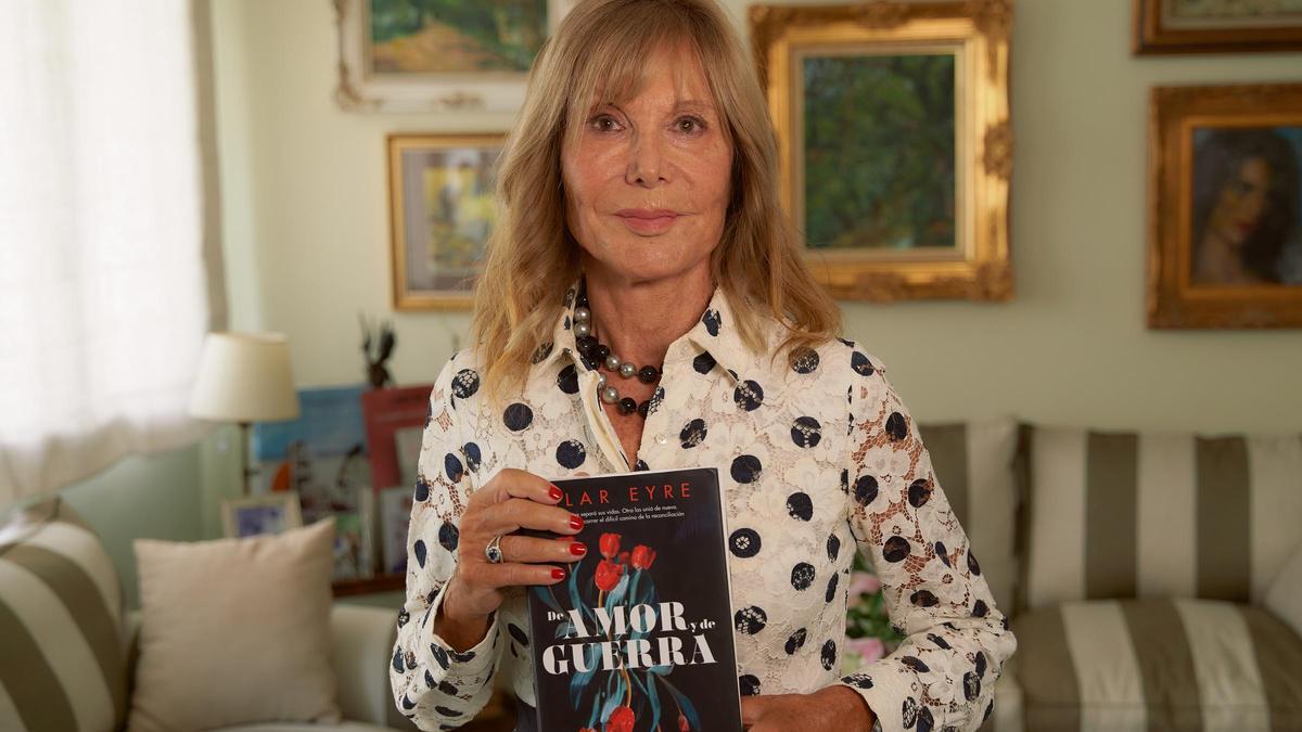 Pilar Eyre con su nueva novela, &quot;De amor y de guerra&quot;