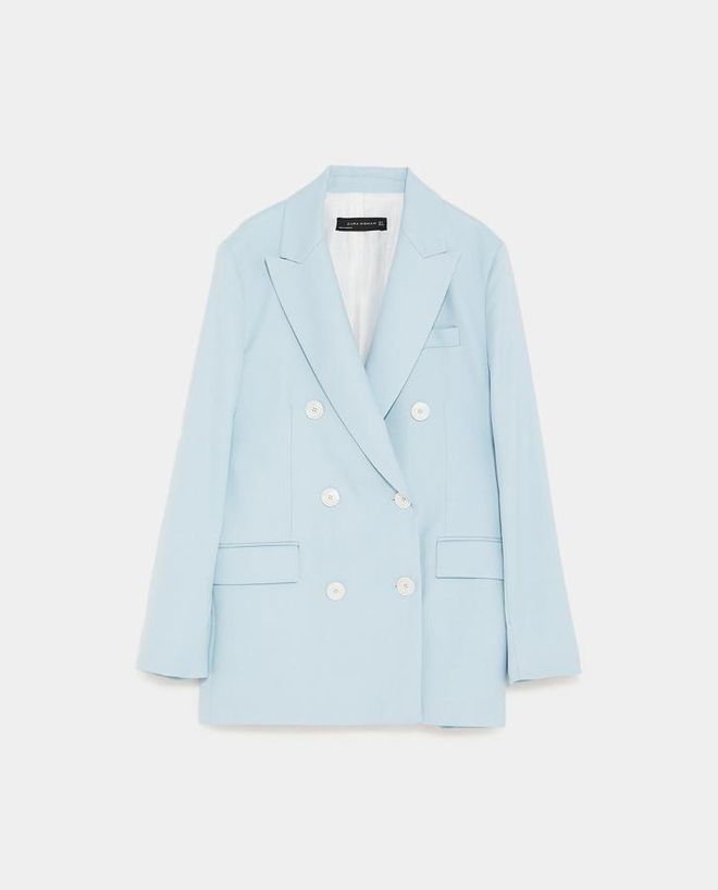 Trajes de Zara en colores pastel: chaqueta azul celeste
