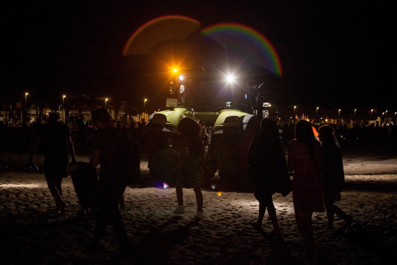 Desalojo y limpieza de las playas tras la noche de San Juan