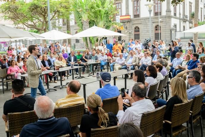 Pablo Casado (PP) hace campaña en Canarias