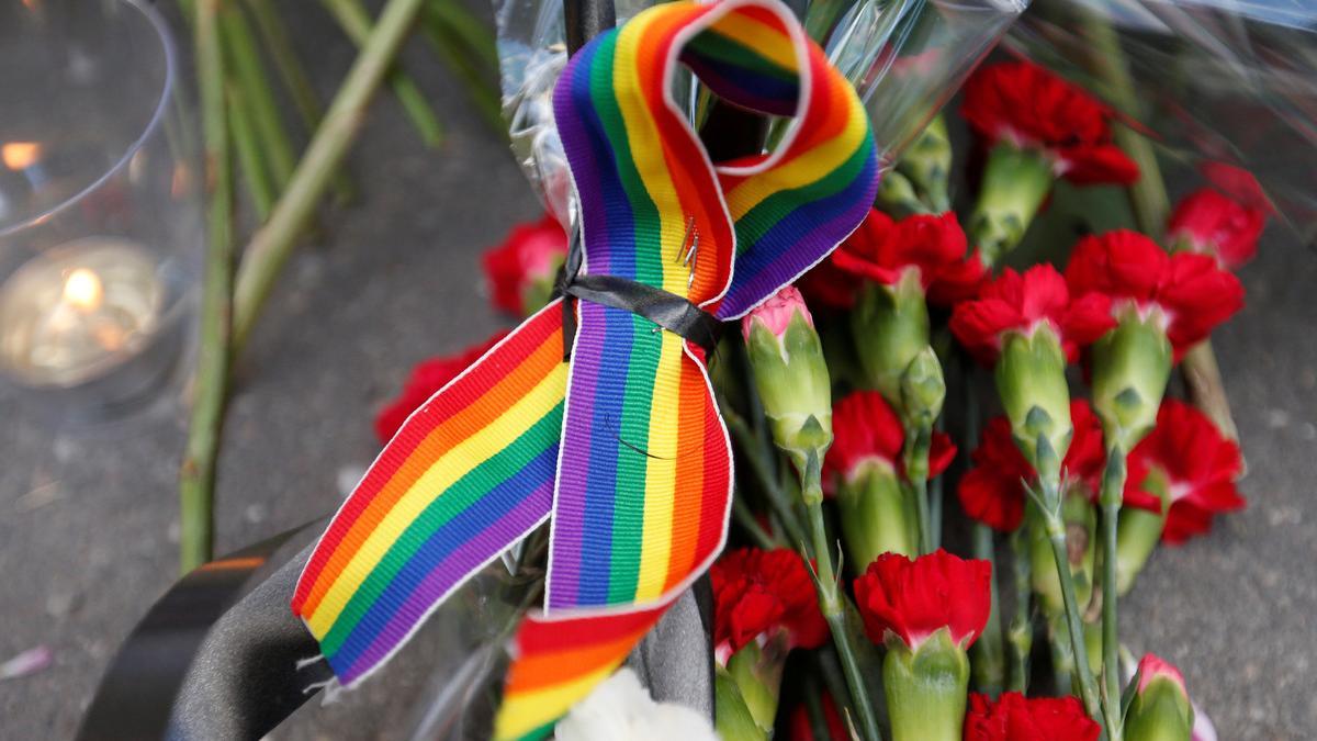 Homenaje a víctimas de la homofobia
