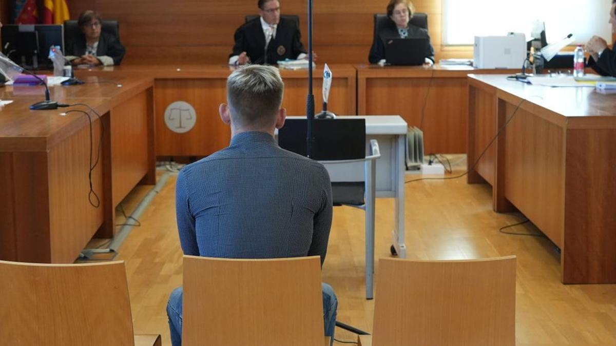 Imagen del acusado de agresión sexual durante el juicio.
