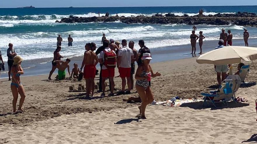 Rescatado tras bañarse con bandera roja en La Manga