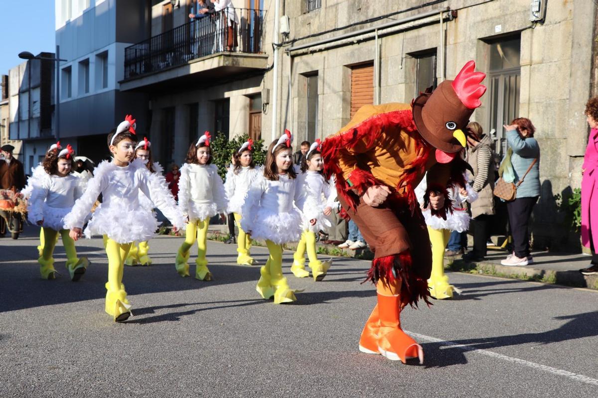 El desfile de disfraces de carnaval llevado a cabo en el Concello de Catoira.