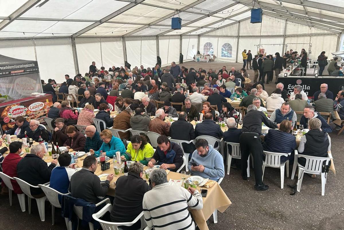 Xantar popular na edición do ano 2025.   | // D.P.