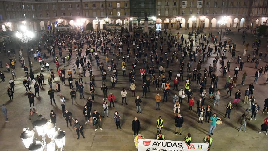 Manifestación de hosteleros en la plaza de María Pita.