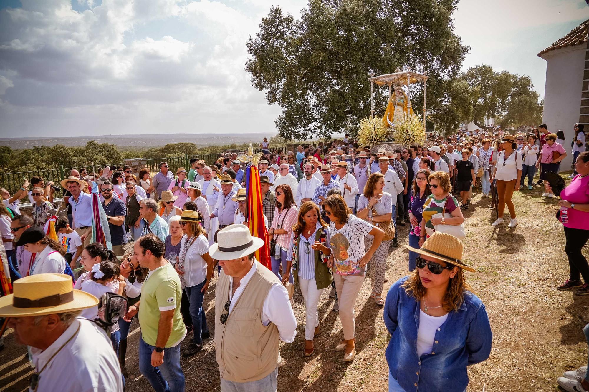 La Virgen de Luna regresa a su ermita rodeada de romeros