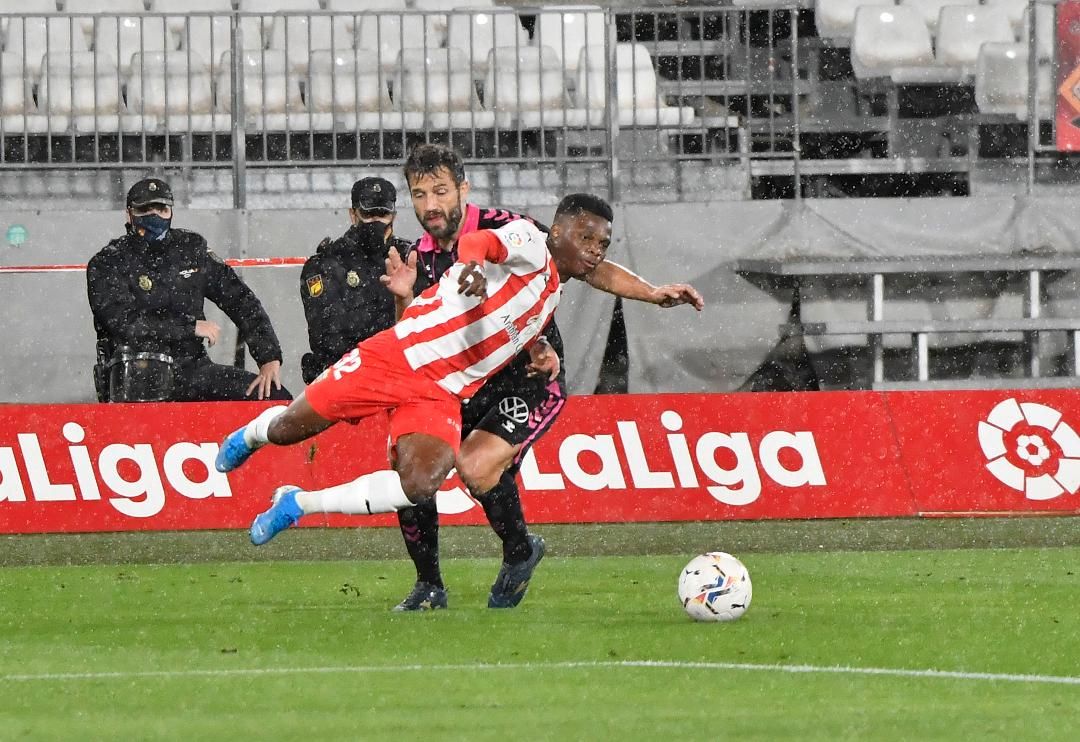 El Tenerife cae ante el Almería (2-0)