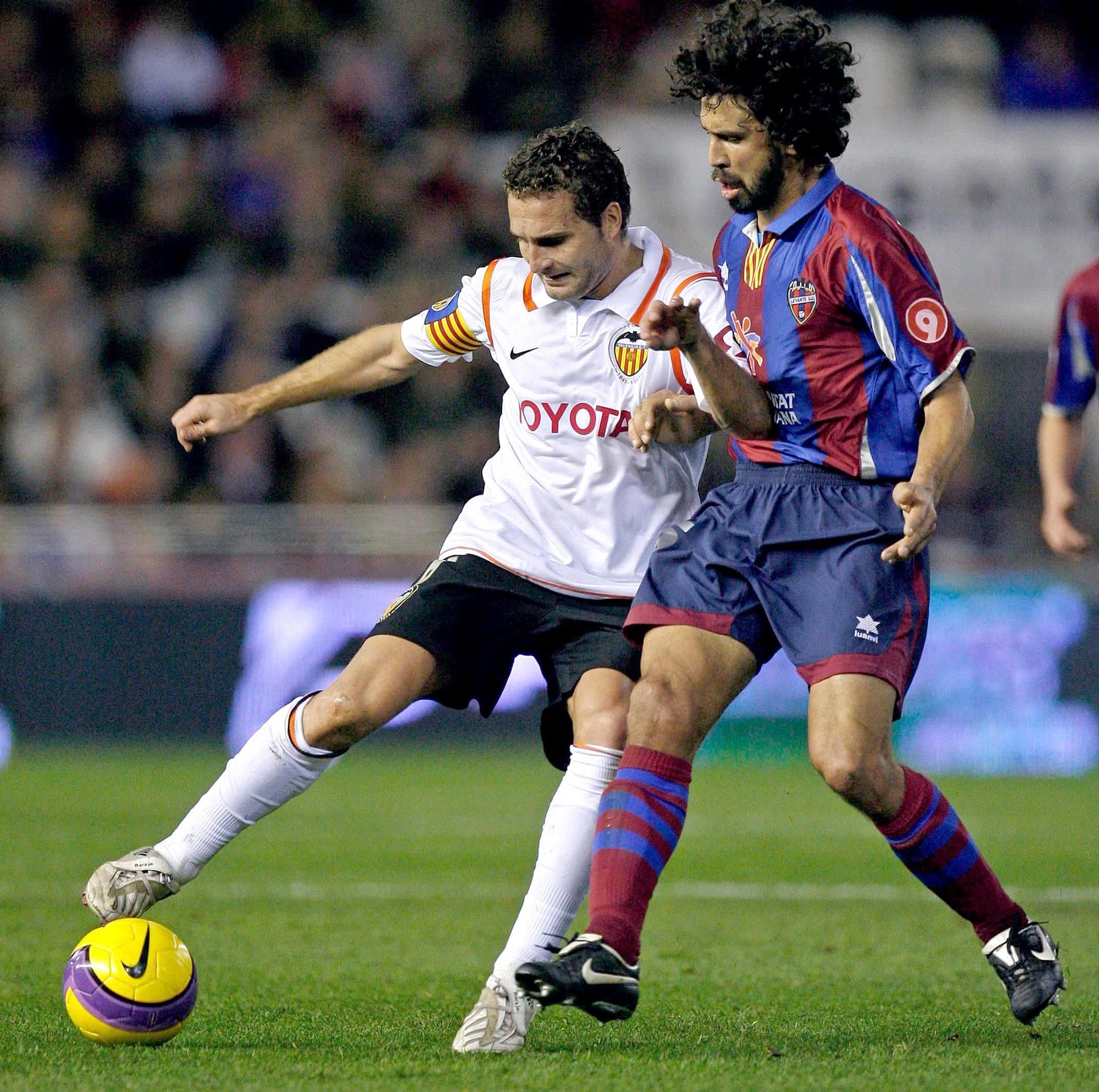 Album histórico del derbi entre el Valencia y el Levante