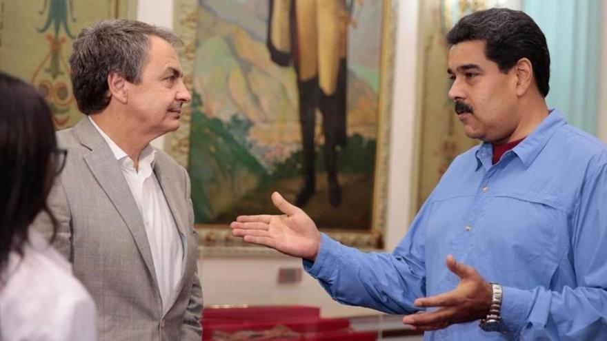 Zapatero vuelve a Caracas para tender un puente entre Gobierno y oposición