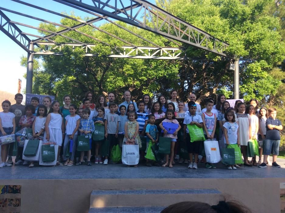 Ganadores del concurso de dibujo de la cerámica.