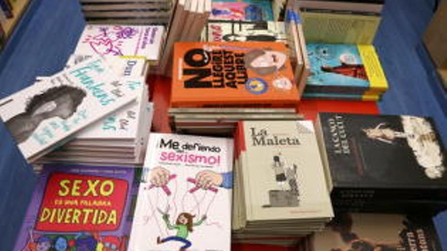 El llibre infantil i juvenil confia a mantenir el 34% del «pastís» de les vendes de Sant Jordi